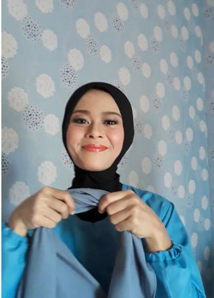 tutorial-hijab-segitiga-ala-zaskia-sungkar.jpg