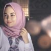 cwek-00_tutorial-hijab-segi-empat-simple_jilbab-merah-muda_800x450_cc0-min.jpg
