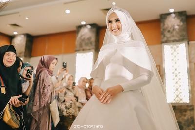 Bentuk Sewa Baju Pengantin Muslimah Txdf Tren Desain Baju Pengantin Dengan Beberapa Model Ini Lagi