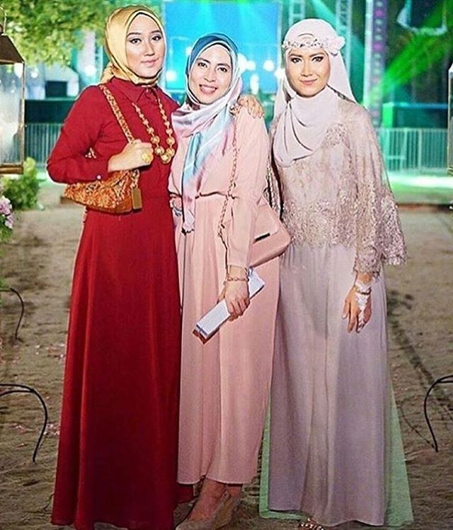 Design Baju Ke Pesta Pernikahan Muslimah Irdz 17 Model Baju Gaun Terbaru Untuk Pesta Cantik Dan Anggun