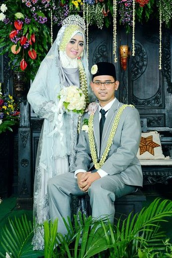 Ide Baju Pengantin Dodotan Muslim 8ydm Pernikahan Adat Jawa Jihan Dan Tatok Di Semarang