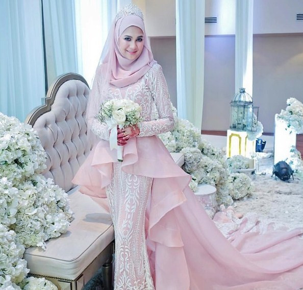 35 Model Gaun Pengantin Muslimah Simple Tapi Elegan – Ragam Muslim