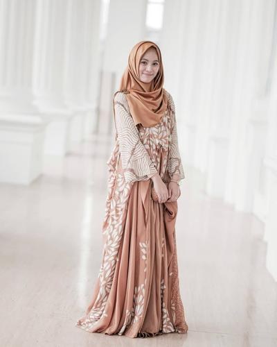 Bentuk Baju Gamis Untuk Acara Pernikahan X8d1 Musim Nikah Ini Mix and Match Baju Gamis Batik Yang Cocok