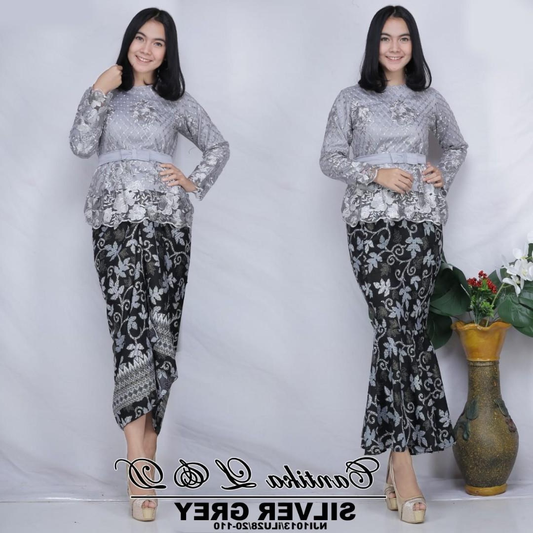 Bentuk Kebaya Bridesmaid Hijab Modern Mndw Cantika Sulam Kurung with Printed Batik Skirt Free Belt