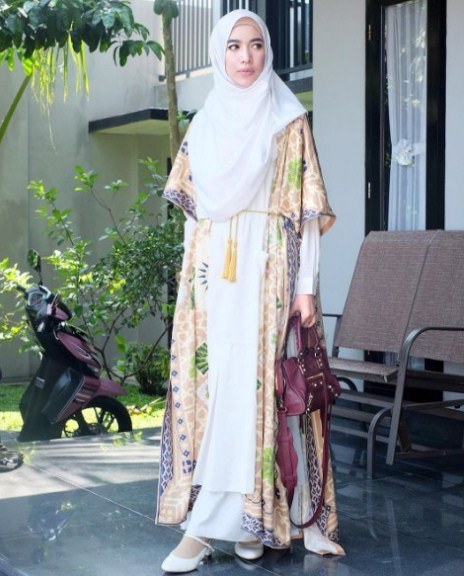 Design Gamis Untuk Acara Resepsi Pernikahan T8dj 25 Koleksi Baju Pesta Batik Muslim Gaya Modern 2019