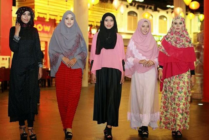 Bentuk Baju Lebaran Artis 9ddf Baju Muslim Untuk Lebaran Artis Indonesia Juli 2015