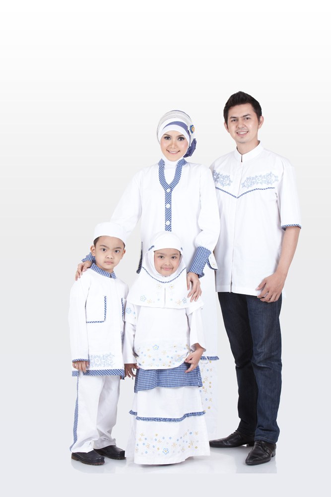 Bentuk Baju Lebaran Keluarga Warna Putih 87dx 55 Model Baju Muslim Seragam Keluarga Warna Putih Terbaru