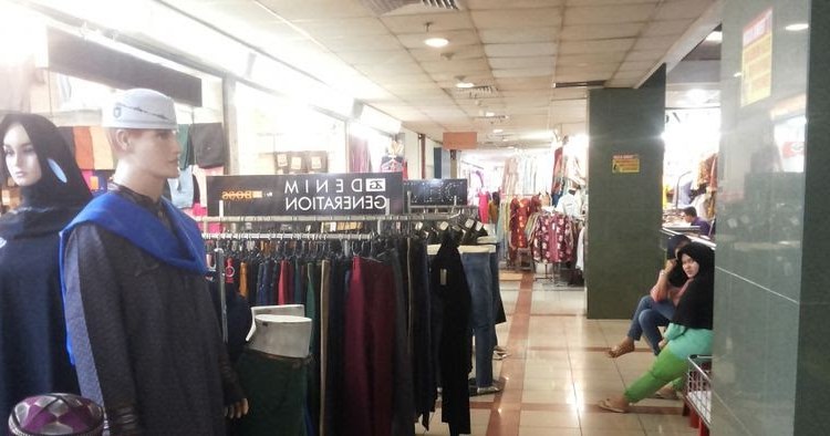 Bentuk Baju Lebaran Tanah Abang Gdd0 Penjualan Baju Lebaran Di Pasar Tanah Abang Tak Serame