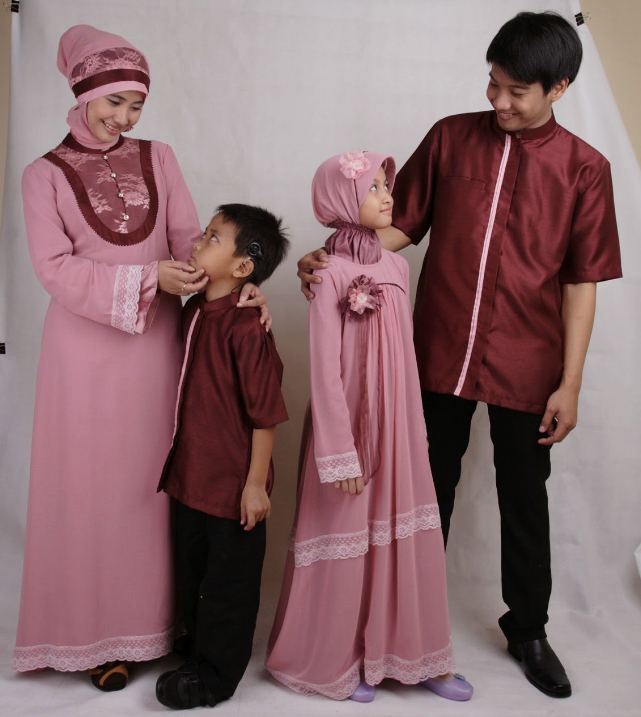 Bentuk Gambar Baju Lebaran Keluarga Ipdd Model Baju Keluarga Muslim Seragam Kembar Terbaru 2018