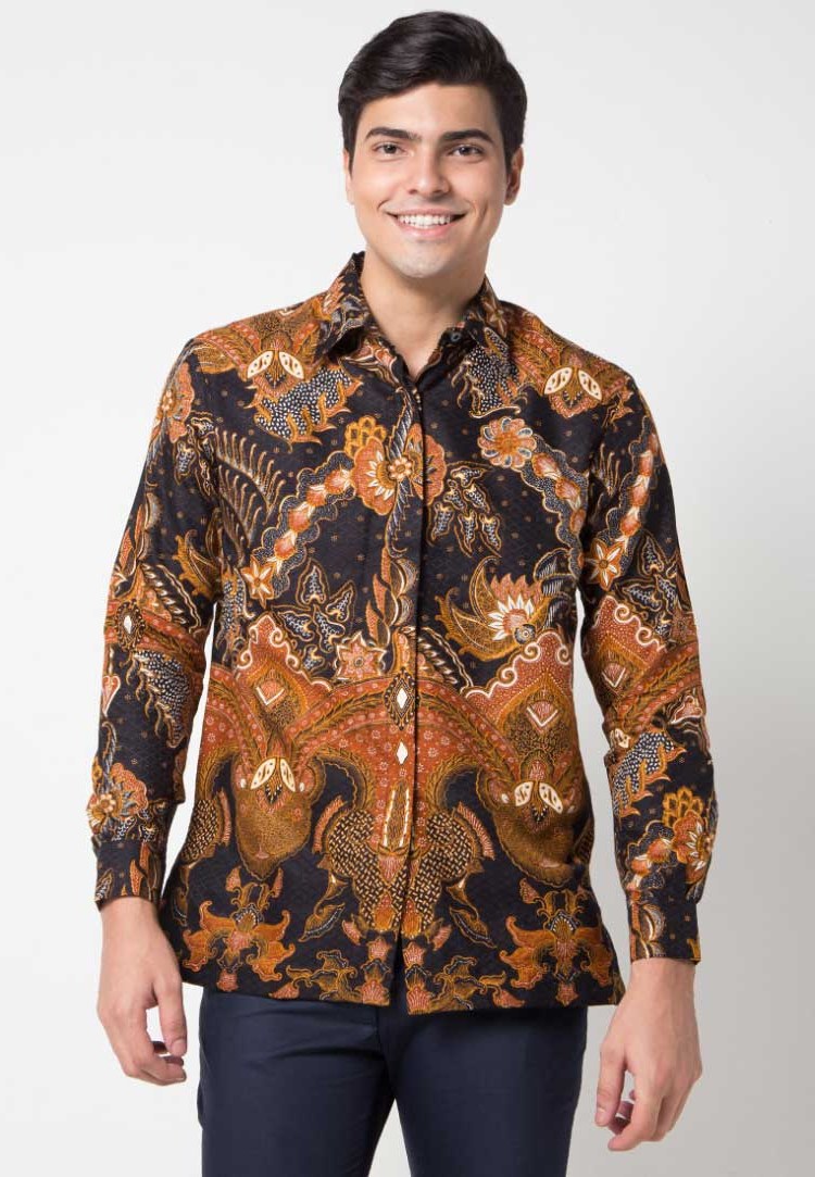 Bentuk Trend Baju Lebaran Pria 2019 Qwdq 30 Model Baju Batik Pria Gaul Kombinasi Polos Modern