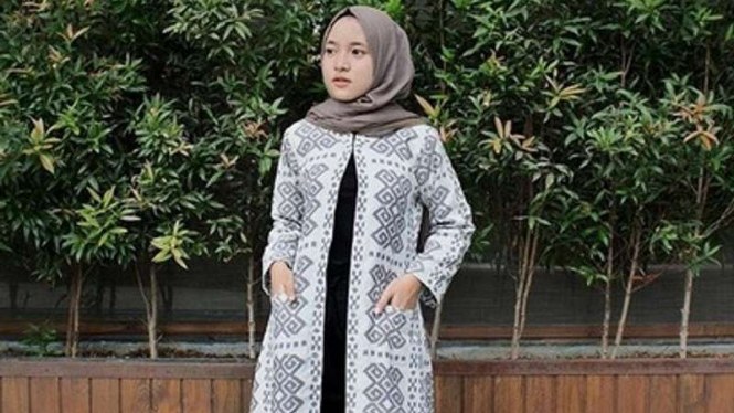 Design Baju Lebaran Ala Nissa Sabyan Thdr Tiru 5 Gaya Fesyen Nissa Sabyan Untuk Lebaran