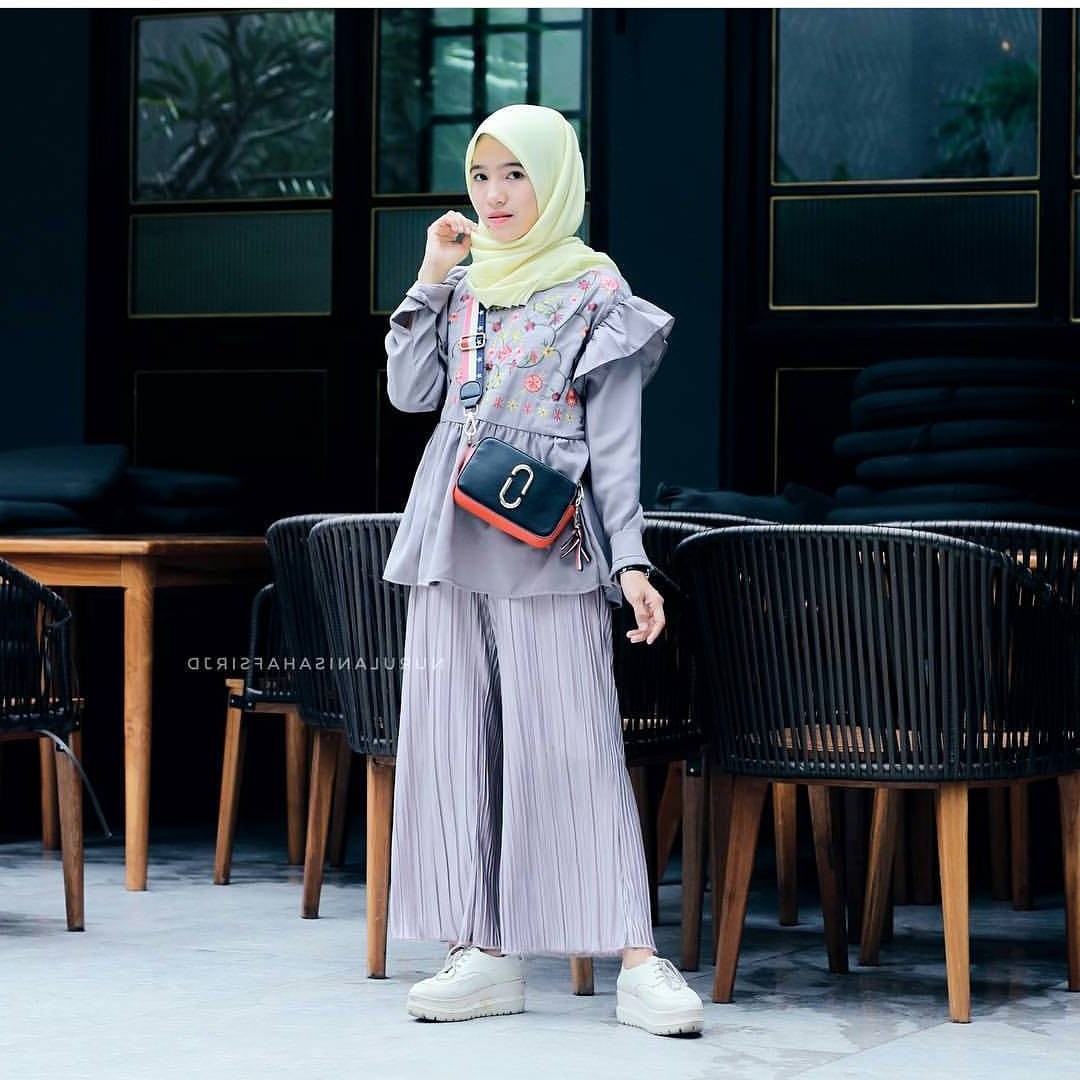 Design Fashion Muslimah Kekinian H9d9 17 Koleksi Fashion Baju Hijab Remaja 2018 Gaya Masa Kini