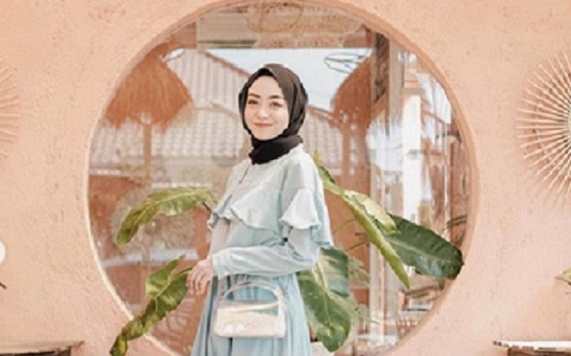 Design Fashion Muslimah Kekinian Whdr Cantiknya Fashion Ruffles Kekinian Ala Hijabers Lihat Yuk