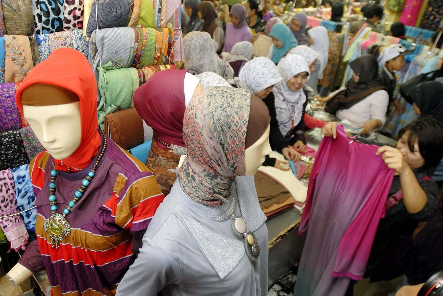 Ide Baju Lebaran Para Artis Dwdk Para Artis Bisnis Baju Muslim Harganya Sampai Jutaan