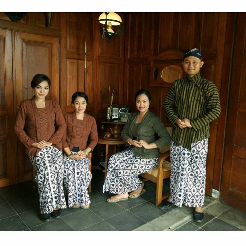 Ide Baju Lebaran Untuk Laki Laki E9dx 8 Daftar Pakaian Adat Yogyakarta Modern Gagrak Lurik