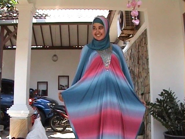 Model Baju Lebaran Ala Syahrini Nkde Gamis Syahrini Trend Modis Lebaran Kaum Muslimah