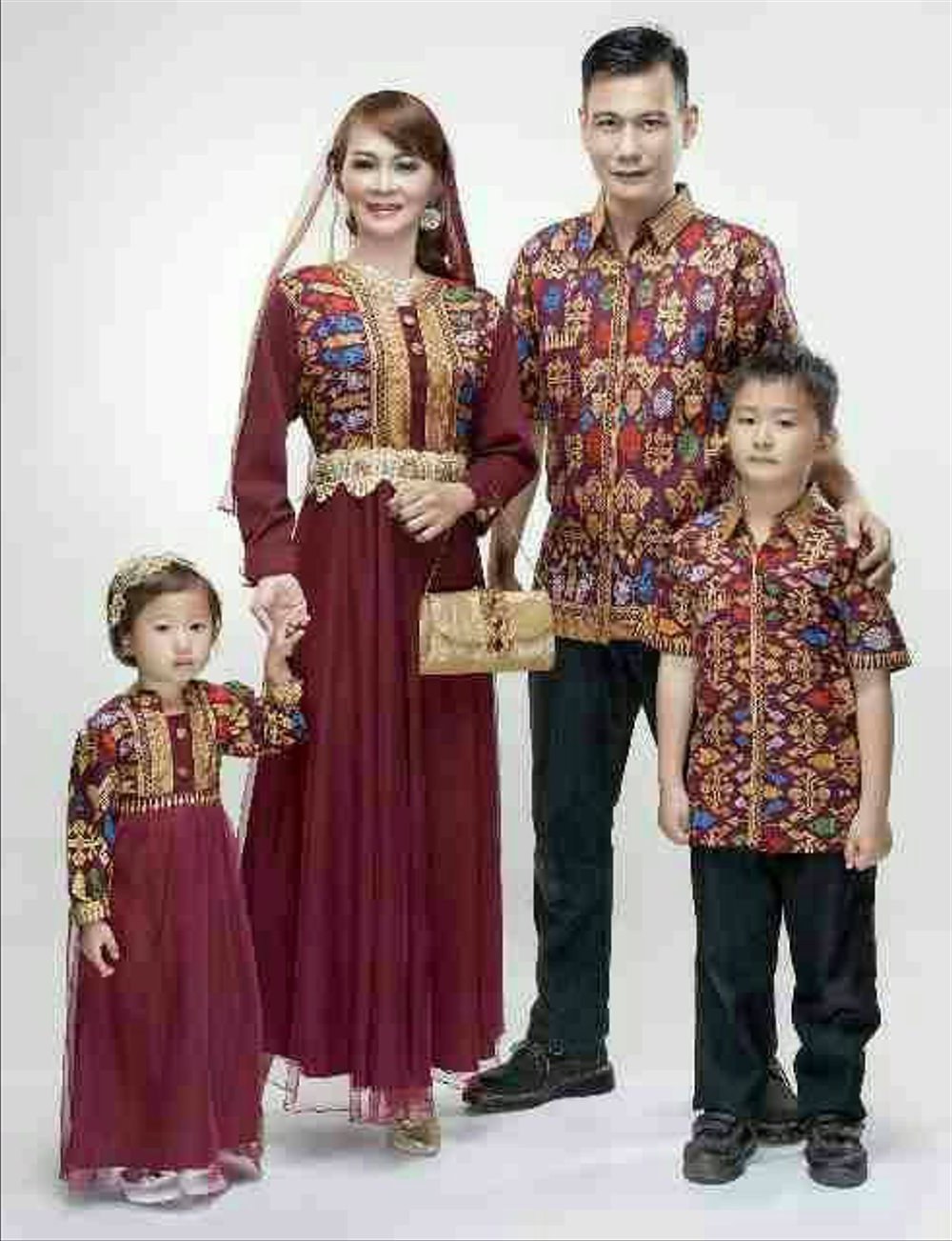 Model Baju Lebaran Keluarga Batik Qwdq Jual Baju Batik Sarimbit Keluarga Couple Family Dengan 2