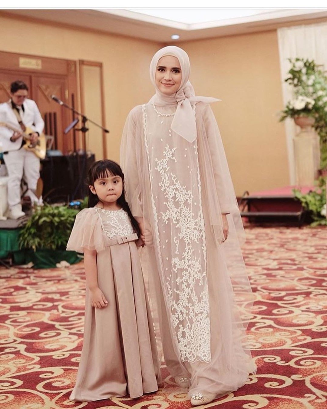 Model Baju Lebaran Remaja Terbaru 2020 Kvdd 65 Model Kebaya Muslim Brokat Modern Hijab Terbaik 2020