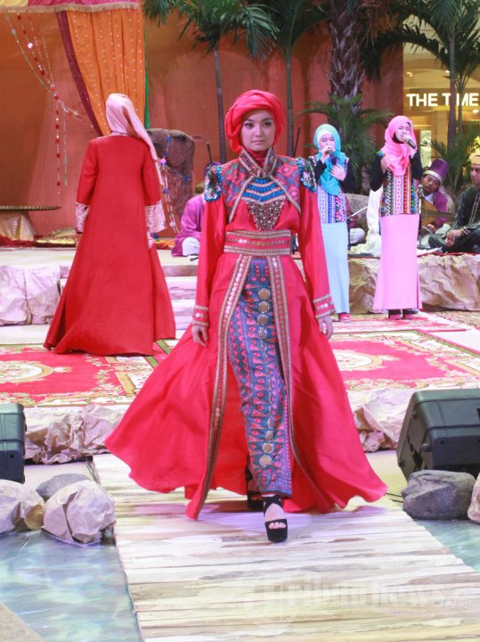 20130728_fashion-show-busana-muslim-karya-dian-pelangi_3552.jpg