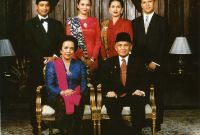 Bentuk Baju Pengantin Pria Muslim Modern Ffdn National Costume Of Indonesia