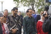 Bentuk Busana Pengantin Muslim Jawa D0dg National Costume Of Indonesia Wikiwand