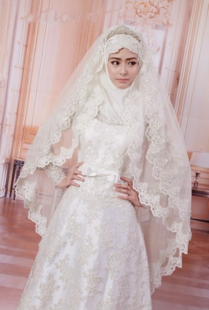 Bentuk Gaun Pernikahan Muslimah Elegan S5d8 8 Inspirasi Gaun Pengantin Muslimah Dari Artis 0675