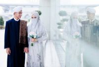 Design Baju Pengantin Muslimah Bercadar Zwdg Hakamy Hakamybs On Pinterest