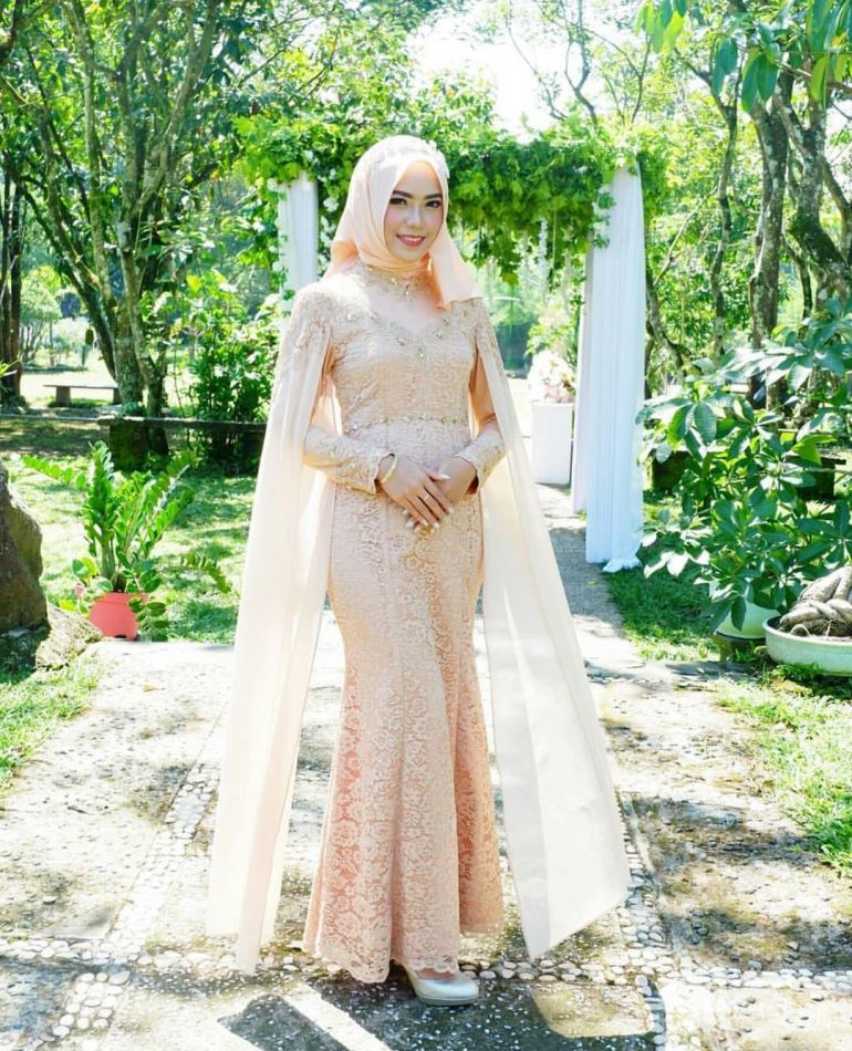 37 Inspirasi Gaun Pengantin Muslimah Untuk Tubuh Mungil Ragam Muslim