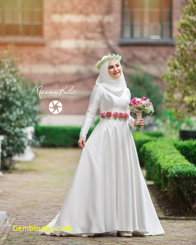 35 Gaun Pengantin Hijab Minimalis  Ragam Muslim