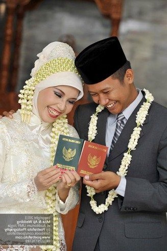 Ide Baju Pengantin Jawa Muslim Drdp 17 Foto Pengantin Dg Baju Gaun Kebaya Pengantin Muslim
