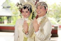 Inspirasi Baju Pengantin Muslim Adat Sunda Whdr Baju Pernikahan Adat Sunda Berhijab