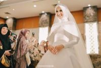 Inspirasi Gaun Pesta Pengantin Muslimah Y7du Tren Desain Baju Pengantin Dengan Beberapa Model Ini Lagi
