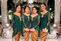Bentuk Gamis Batik Seragam Pernikahan Bqdd 7 Ide Seragam Bridesmaid Yang Bisa Kamu Contek Mulai Dari
