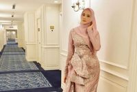 Design Model Baju Gamis Pesta Pernikahan Zwdg Gaya Mulan Jameela Hadiri Resepsi Pernikahan Syahrini Dan