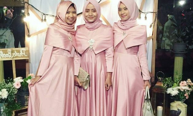 Ide Inspirasi Gaun Bridesmaid Hijab Tqd3 Pin by Sri Widati Resiningrum soecipto soeryopoetro On Baju2