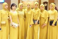 Inspirasi Model Kebaya Bridesmaid Hijab Y7du Bona Tika Bonatika On Pinterest