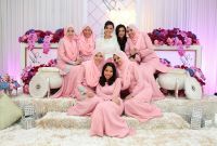 Model Bridesmaid Hijab X8d1 Malay Wedding the Bride &amp; the Bridesmaids In Pastel Pink