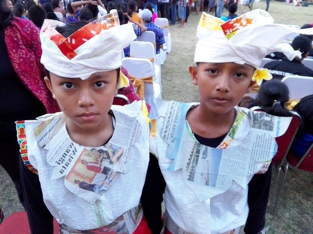 Bentuk Baju Lebaran Dari Karung Beras Ipdd Begini Meriahnya Festival Anak Yang Penuh Sampah
