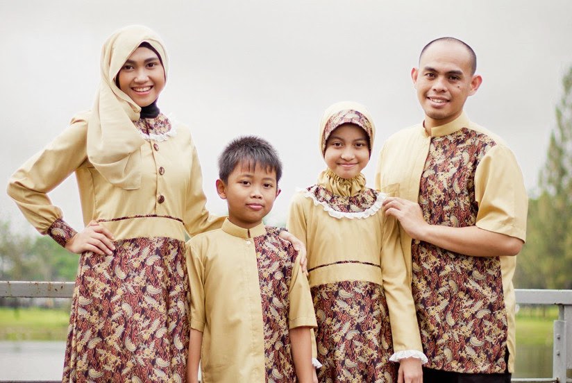 Bentuk Baju Lebaran Keluarga Warna Putih Whdr Gamis Baju Lebaran Keluarga Warna Putih Gambar islami