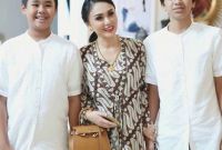 Bentuk Gambar Baju Lebaran Keluarga E6d5 15 Baju Lebaran Keluarga Artis Terkenal Di Indonesia