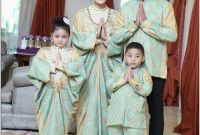Bentuk Gambar Baju Lebaran Keluarga Qwdq Model Baju Seragam Lebaran Artis
