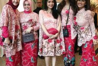 Bentuk Model Baju Lebaran Brokat Xtd6 Kaftan Nagita Slavina Ini Akan Jadi Trend Baju Lebaran 2017