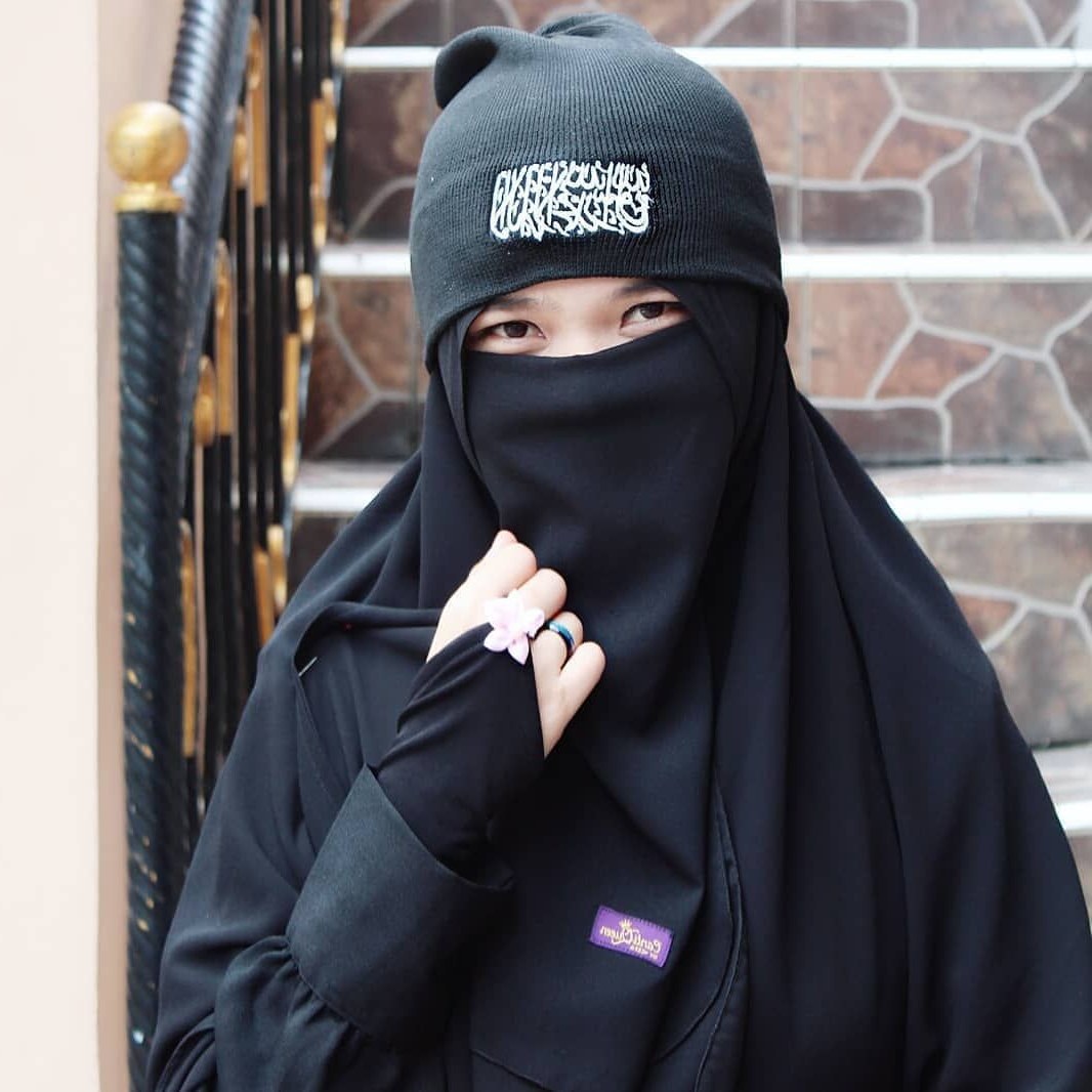 Bentuk Muslimah Bercadar Hitam Ftd8 Muslimah Milenial Di Instagram &quot;bercadar Berpakaian