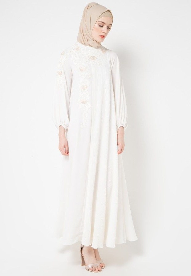 Design Baju Lebaran Baru Q5df Cari Baju Baru Ini 5 Gamis Dan Dress Putih Untuk Dipakai