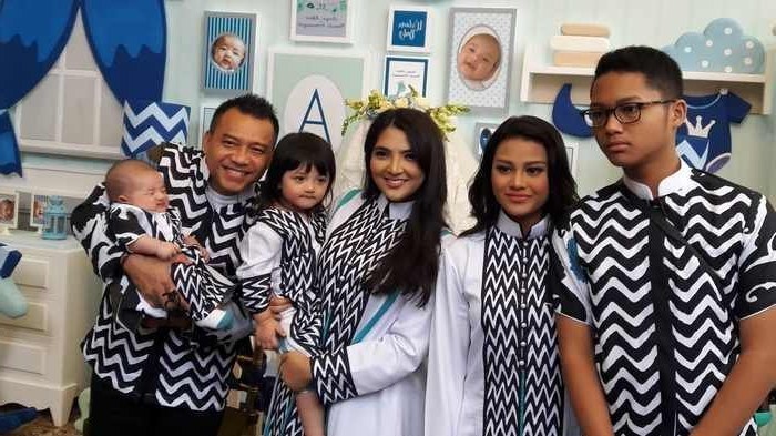 Design Baju Lebaran Keluarga Tahun 2019 4pde Baju Lebaran Idul Fitri 2019 Nusagates