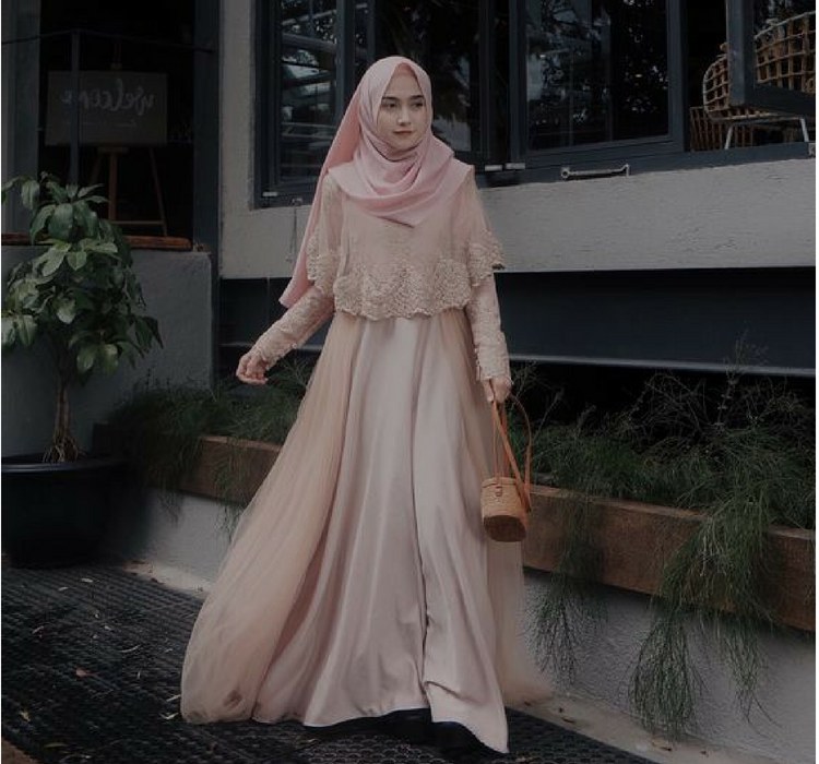 Design Baju Lebaran Masa Kini Irdz 10 Referensi Busana Muslim Ber A Manis Cocok Ban