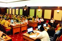 Design Baju Lebaran Ridwan Kamil S5d8 Hari Pertama Puasa Pemdaprov ‘ngabret’ Rancang Mudik