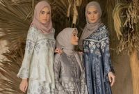 Design Baju Lebaran Simpel S1du Foto Foto Baju Couple Keluarga Saat Lebaran Yang Bisa Jadi