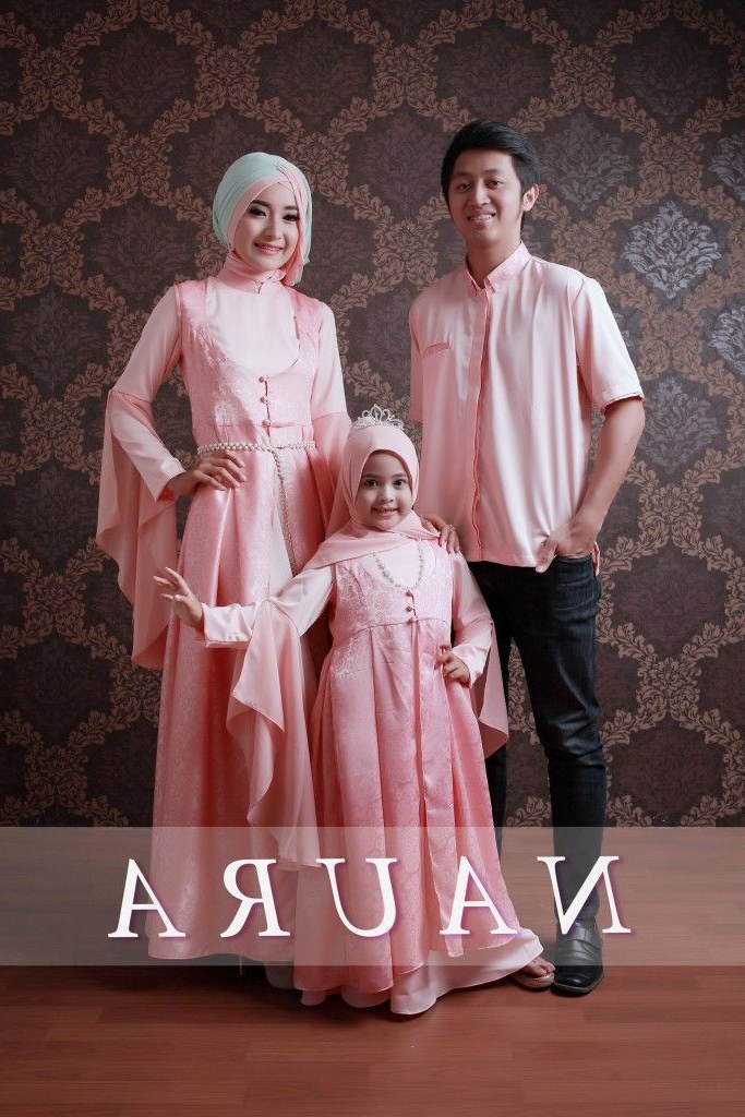 Ide Baju Lebaran Anak Muslim T8dj Pin Oleh Gamis Pesta Di Sarimbit Pesta Keluarga