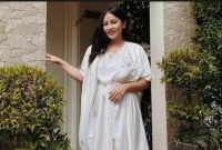 Ide Baju Lebaran Suami istri D0dg Pakai Baju Bernuansa Lebaran istri Glenn Fredly Dipuji